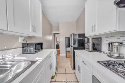 4125 S Figueroa Street #218, Los Angeles, CA 90037 - Photo 8