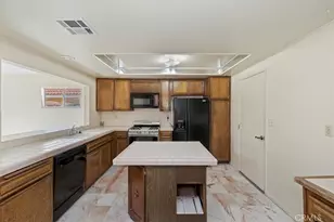 1825 Flametree Way, Hemet, CA 92545 - Photo 12