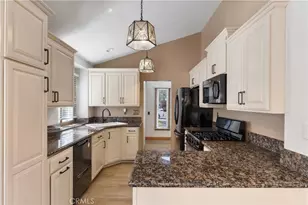 38501 Oaktree Loop, Murrieta, CA 92562 - Photo 6