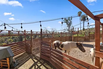 3428 Circle Road, San Bernardino, CA 92405 - Photo 52