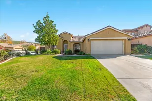 32816 Autumn Wood Cir, Lake Elsinore, CA 92530 - Photo 2