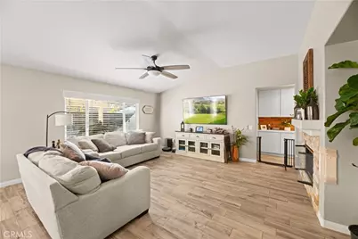 32816 Autumn Wood Cir, Lake Elsinore, CA 92530 - Photo 14