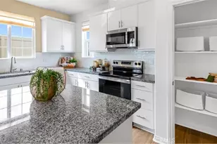 1678 Phantom Ln, Rialto, CA 92376 - Photo 2