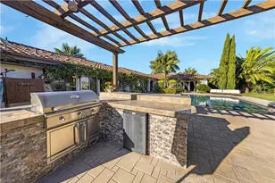 30415 Disney, Vista, CA 92084 - Photo 16