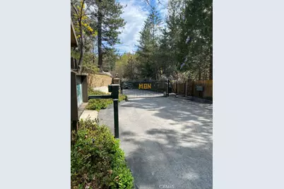 27657 Peninsula Drive #106, Lake Arrowhead, CA 92352 - Photo 2