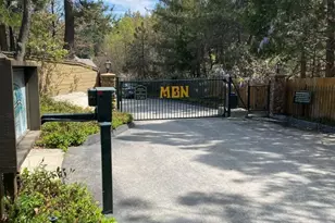 27657 Peninsula Dr, Lake Arrowhead, CA 92352 - Photo 2