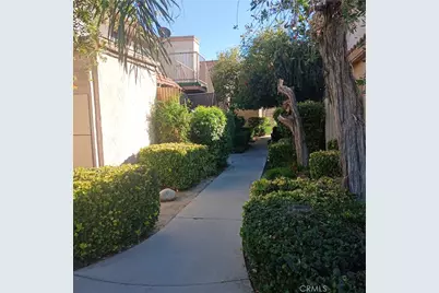 2433 West Acacia Avenue, Hemet, CA 92545 - Photo 2