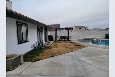 13535 Driftwood, Victorville, CA 92395 - Photo 2