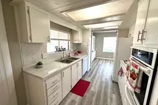 881 N Lake Street, Hemet, CA 92544 - Photo 2