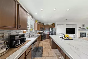 31598 Summerfield Ln, Murrieta, CA 92563 - Photo 10