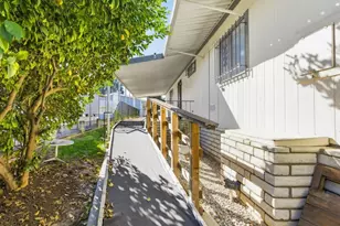 1279 Sorrel Dr, Hemet, CA 92545 - Photo 4