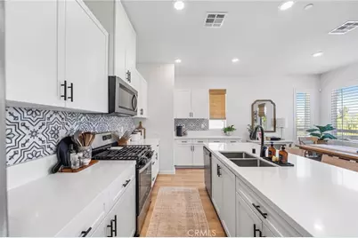 1060 Kendale Way, Vista, CA 92081 - Photo 6