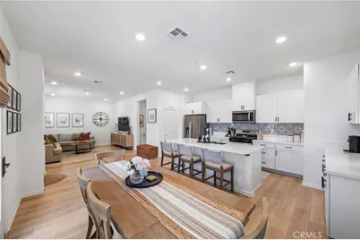 1060 Kendale Way, Vista, CA 92081 - Photo 4