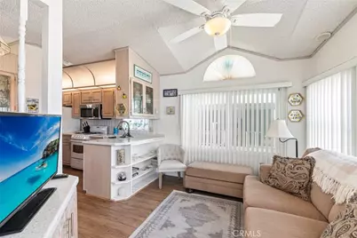 924 Acorn, San Jacinto, CA 92583 - Photo 8