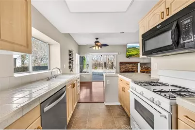 30752 Canterfield Drive, Temecula, CA 92592 - Photo 6