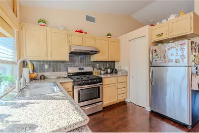 15543 Garnet Court, Fontana, CA 92337 - Photo 10