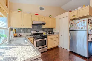 15543 Garnet Ct, Fontana, CA 92337 - Photo 10