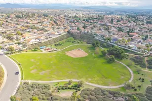 39784 Via Careza, Murrieta, CA 92563 - Photo 38