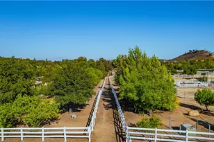 19315 Avenida Cordoba, Murrieta, CA 92562 - Photo 6