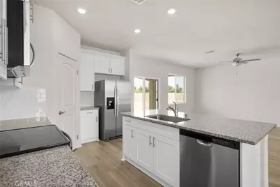 14873 Desert Lily Court, Apple Valley, CA 92307 - Photo 2