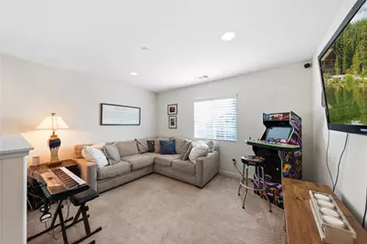 24212 Bay Laurel Avenue, Murrieta, CA 92562 - Photo 16