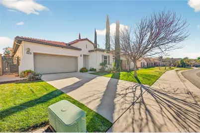 30075 Mickelson Way, Murrieta, CA 92563 - Photo 2