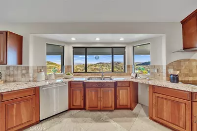 42253 Via Nortada, Temecula, CA 92590 - Photo 18
