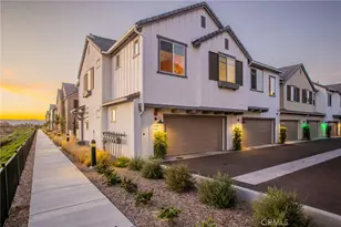 32467 Tannat Dr, Temecula, CA 92591 - Photo 2