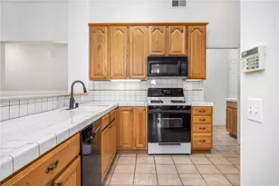 21971 Victorian Ln, Wildomar, CA 92595 - Photo 10