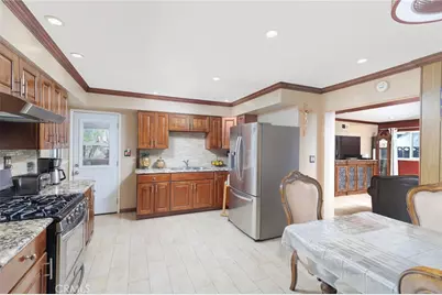 2321 E Puritan, Anaheim, CA 92806 - Photo 12