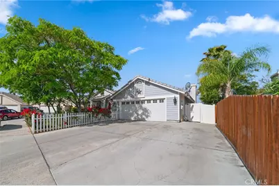 44511 Galicia, Hemet, CA 92544 - Photo 2