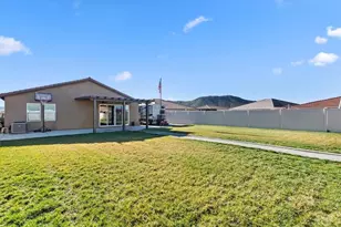 32476 Wild West Ct, Winchester, CA 92596 - Photo 28