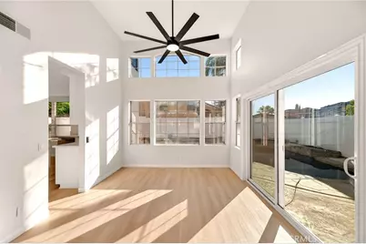 30409 Corte Santalina, Murrieta, CA 92563 - Photo 10
