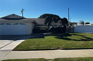 6502 Clare, Huntington Beach, CA 92647 - Photo 2