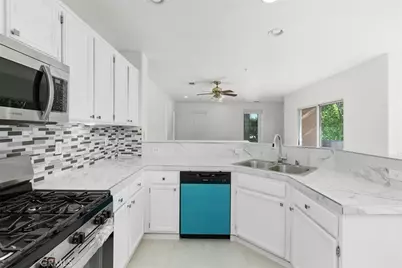 33432 Winston Way #C, Temecula, CA 92592 - Photo 4