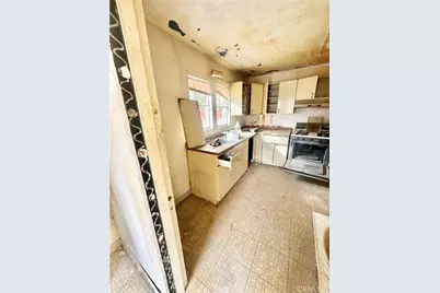 13807 Carson, Trona, CA 93562 - Photo 10