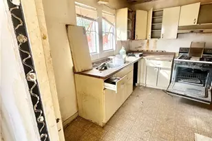 13807 Carson, Trona, CA 93562 - Photo 10