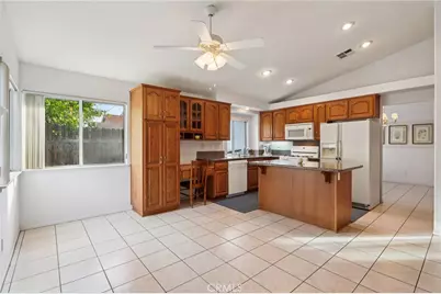 1218 Marble Court, Hemet, CA 92543 - Photo 8