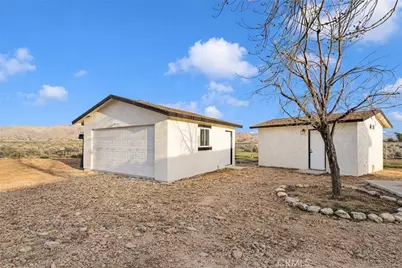 14695 Ocotilla, Apple Valley, CA 92307 - Photo 2