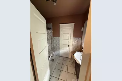 240 E Kingsley, Pomona, CA 91767 - Photo 8