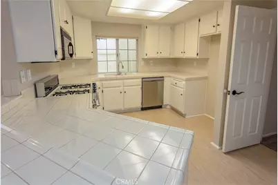 28050 Bavaria Drive, Menifee, CA 92585 - Photo 8