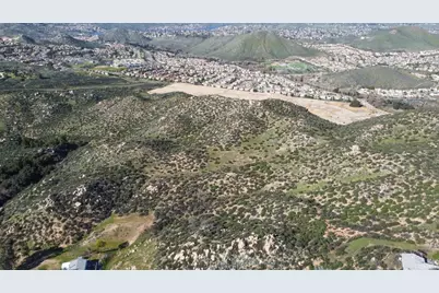 7 Turtle Creek Rd, Lake Elsinore, CA 92530 - Photo 2