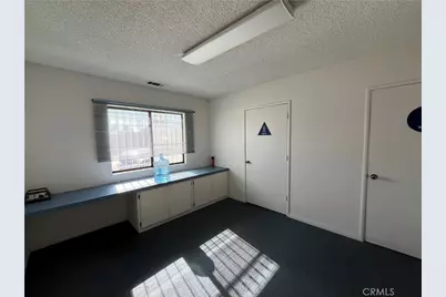 911 E Florida Avenue, Hemet, CA 92543 - Photo 16