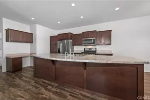 1300 W Menlo Ave, Hemet, CA 92543 - Photo 8