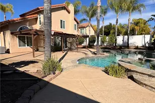 24471 Saradella Ct, Murrieta, CA 92562 - Photo 10