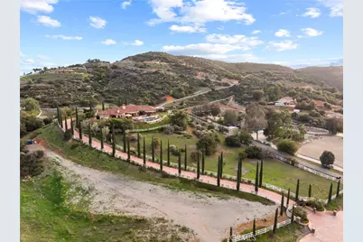 21051 Via Sevilla, Murrieta, CA 92562 - Photo 46