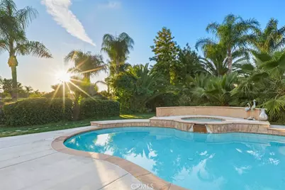 30005 Swan Point Dr., Canyon Lake, CA 92587 - Photo 2