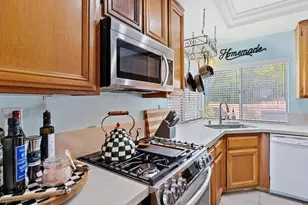 39815 Highbury Dr, Murrieta, CA 92563 - Photo 22