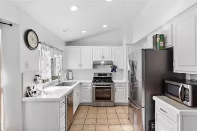 31133 Via Gilberto, Temecula, CA 92592 - Photo 2