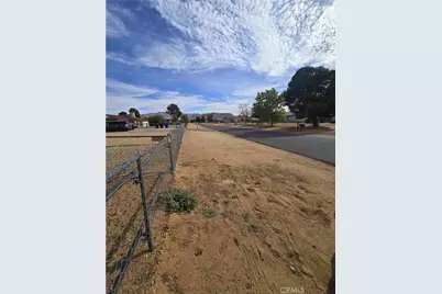 22684 Powhatan, Apple Valley, CA 92308 - Photo 2